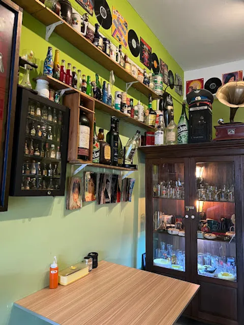 Antique Cafe Cameron