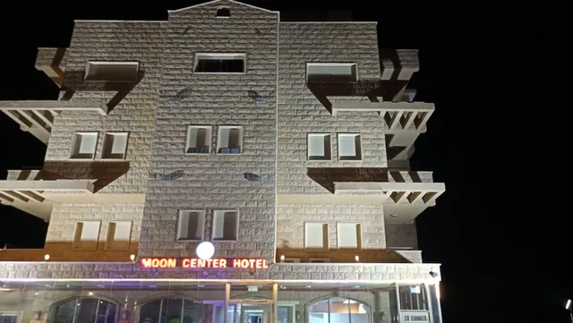 Moon Center Hotel