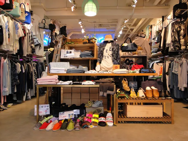 ユニークジーンストア(UNIQUE JEAN STORE)