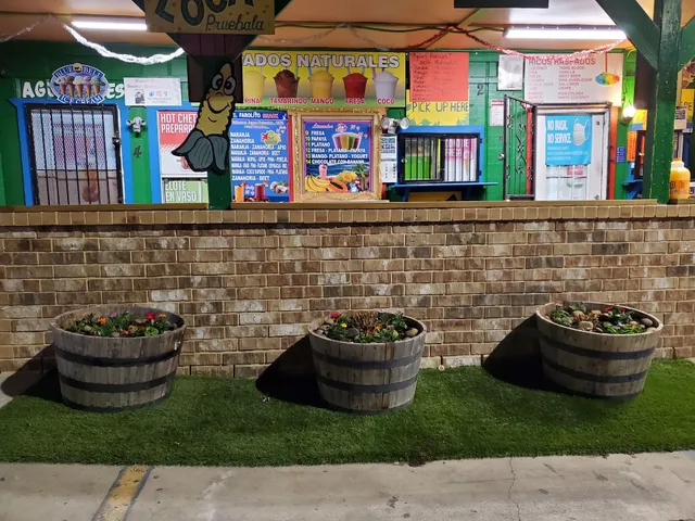 El Farolito Refresqueria and Snacks