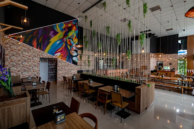 Comodoro Burguer - Umbará