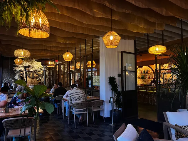 Brisa Restaurant & Bar
