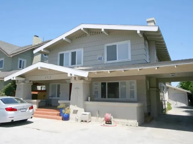 MyStayLA Hostel/Room Service