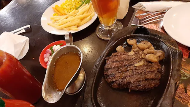 Gandy Steak & Bakery