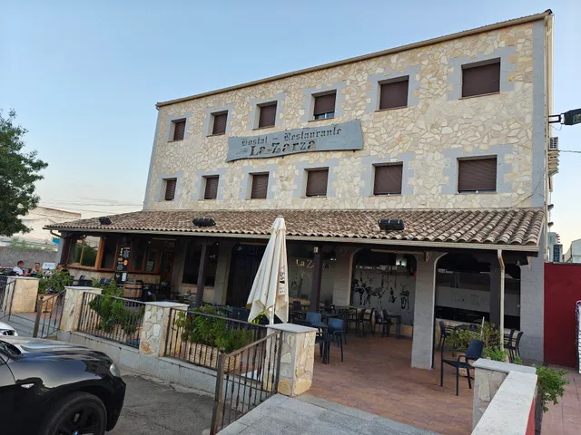 Hostal Restaurante La Zarza