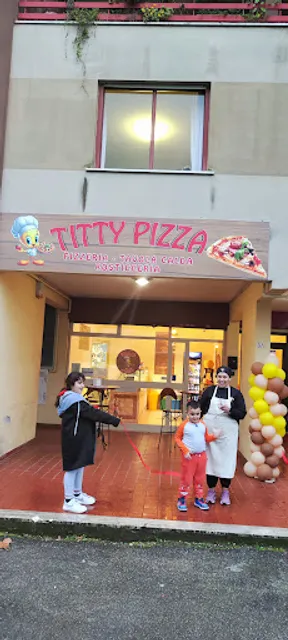 Titty Pizza