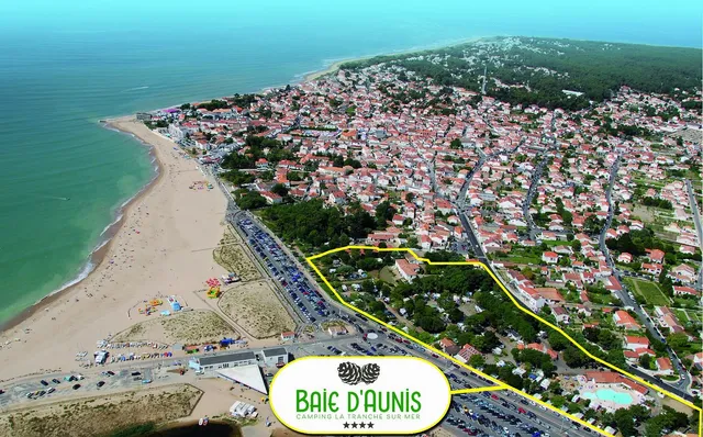 Camping Baie d'Aunis - Centre Ville & en face de la plage centrale-
