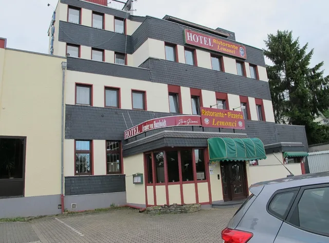 Hotel zwei&vierzig