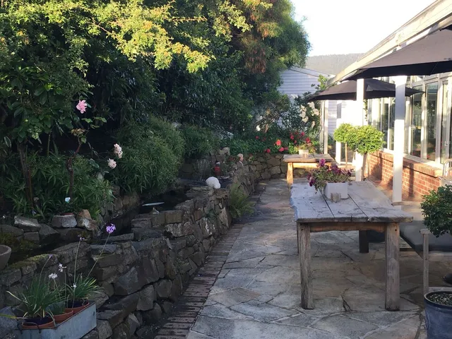 Cygnet Old Bank Bed and Breakfast