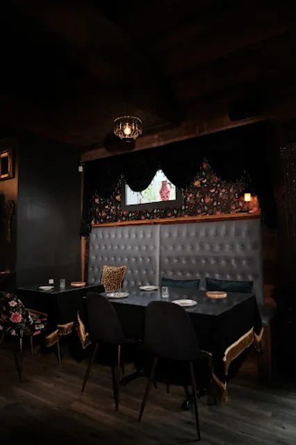 MAZE Cocktail Lounge