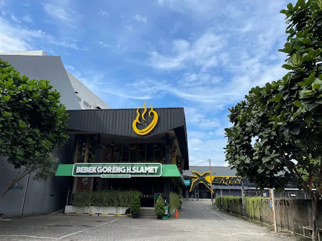 Bebek Goreng H. Slamet by Waroeng Group