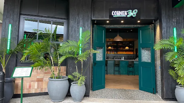 Corner38 | Bar & Bistro