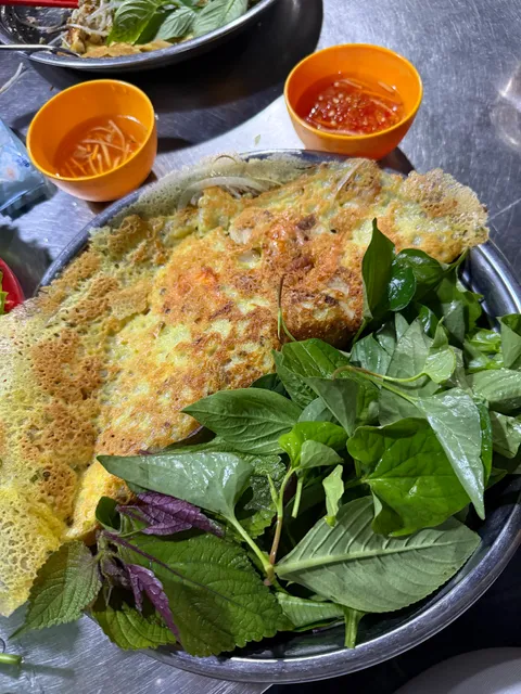 Bánh xèo Cô Tuyết (할머니반쎄오)