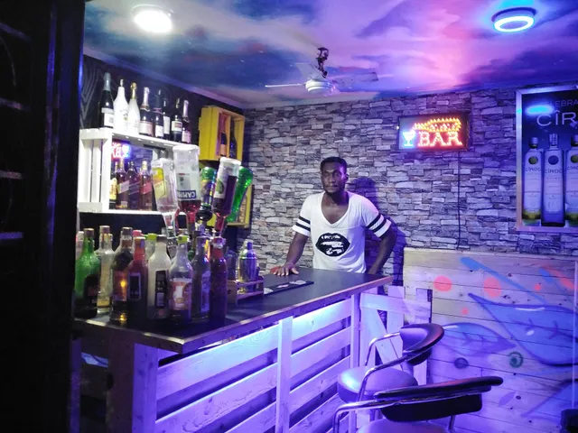 Hide Out Pub (HYDOUT)