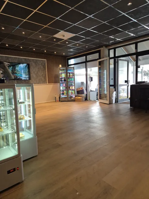 Melt Restaurant & cafe