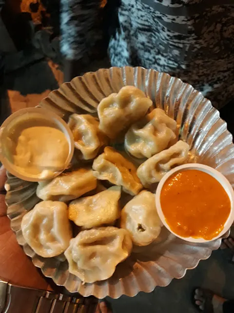 EAAT STREET MOMO HUT