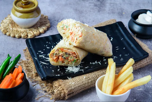 Rolls on Wheels - Shawarma & Wraps