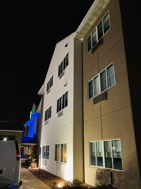 Holiday Inn Express & Suites Stevens Point by IHG