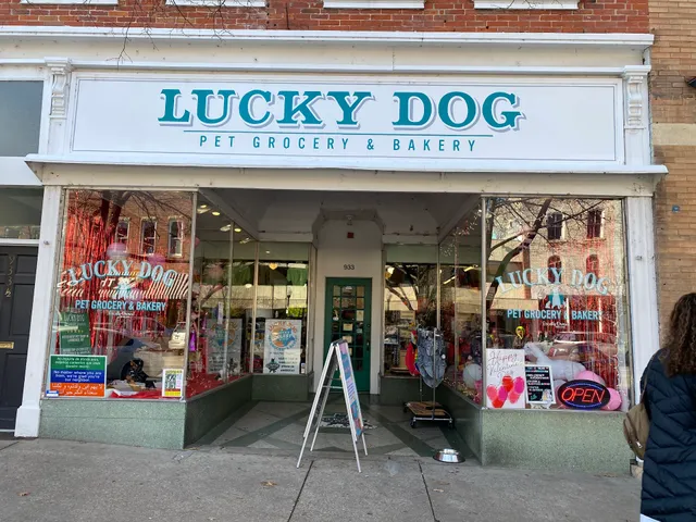 Lucky Dog Pet Grocery & Bakery