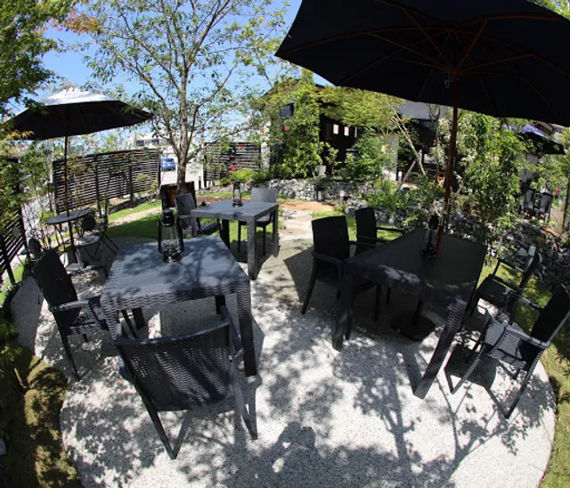 Cafe bistro coffee market