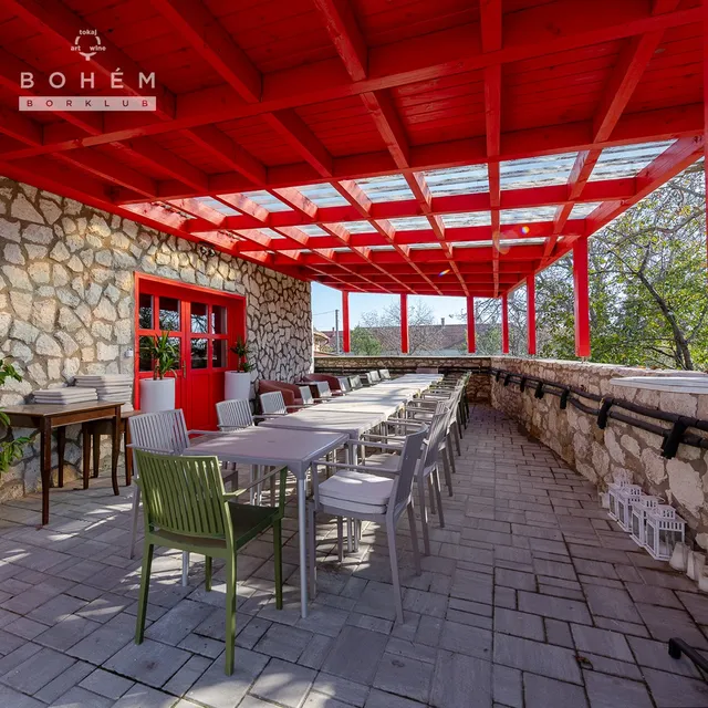 Bohém Borklub – Borhotel és rendezvényhelyszín Tállyán, Tokaj-Hegyalján