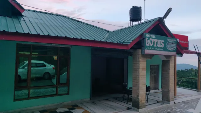 OYO 37360 Hotel Lotus