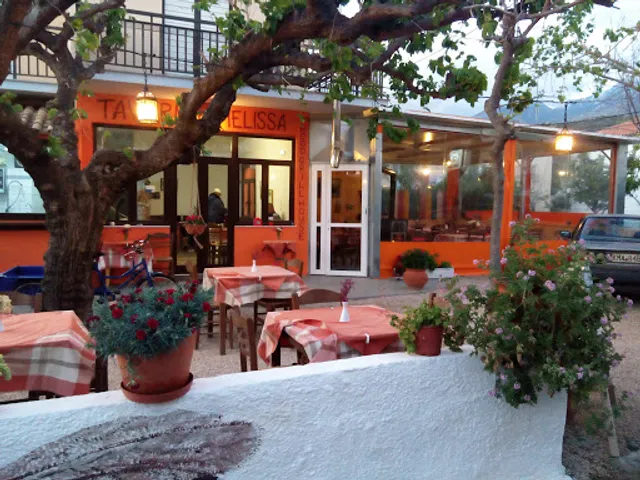 Taverna Melissa Grande Bee