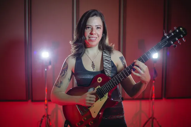 Aula de Violão e Guitarra com Lissa Nobre