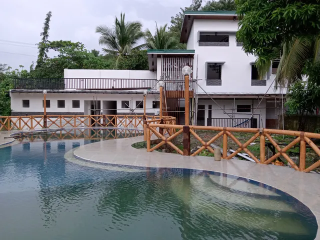 Sea Breeze Village & Resort