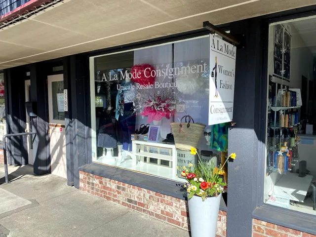 A La Mode Consignment Boutique