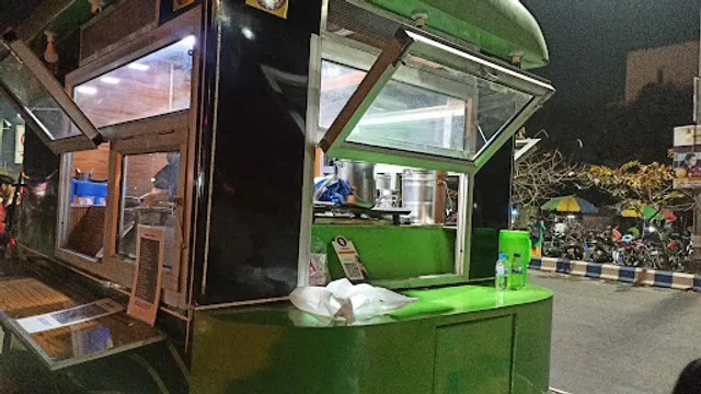 SNACK TRACK - Food Truck