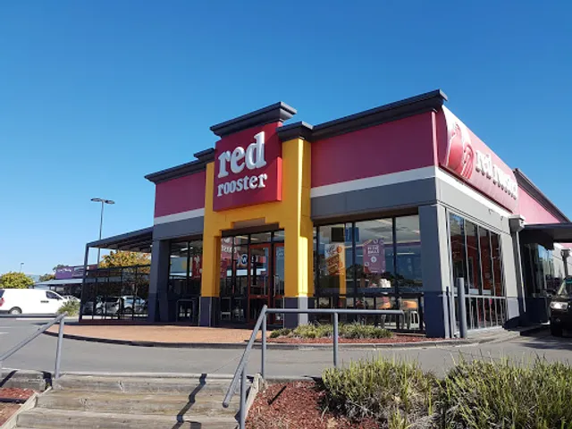 Red Rooster Forest Lake