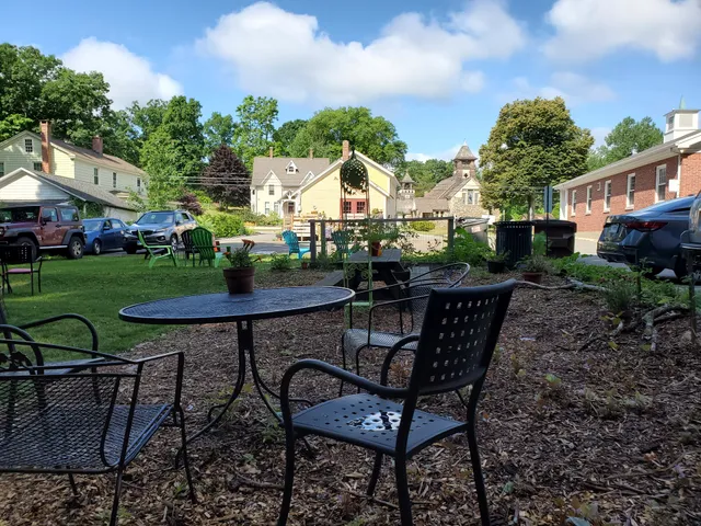 Higher Grounds at 32 Main