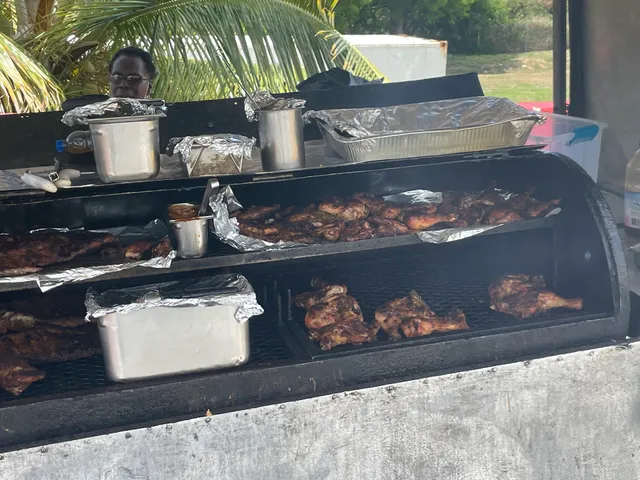 Roadside BBQ & Grill