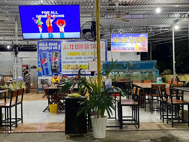 HUYỀN HẢI SẢN HỒ TRÀM ( CƠM GÀ )