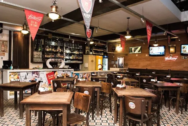 Cartolas Sports Bar Batel Curitiba - Bar Esportivo, Barzinho, Restaurante, Almoço Executivo e Carne de Onça Curitiba