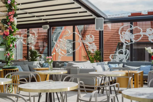 SASSY Roof Top * Cocktail Bar * Club