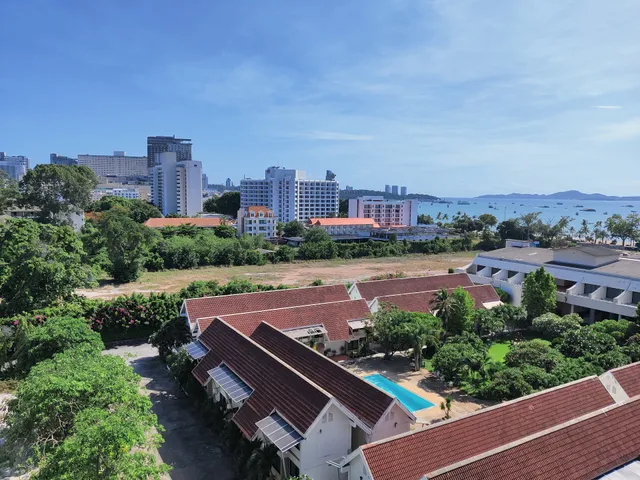 B368 Pattaya Discovery Beach Hotel Building By SYNTEC