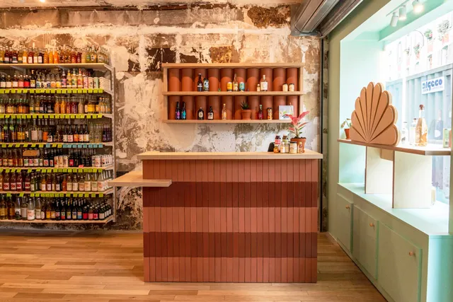 Le Paon Qui Boit - Buttes-Chaumont