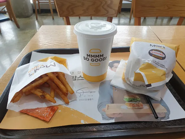 맘스터치 원광대점