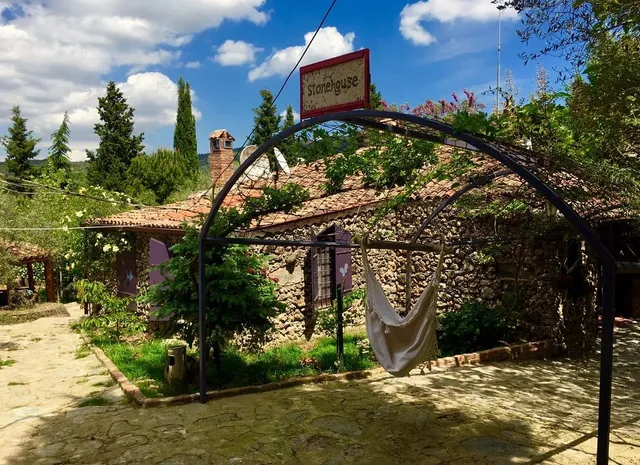 Stonehouse Byipek Hotel