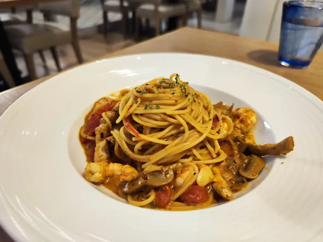 NINI 尼尼裕隆城店