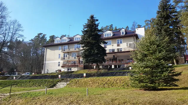 Ośrodek GAWRA Restauracja Noclegi Nad Jeziorem Dla rodzin z dziećmi Sala Konferencyjna Wikno
