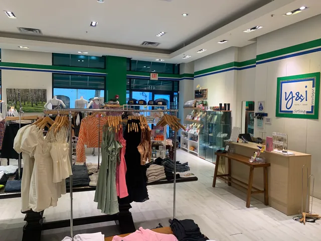 y&i clothing boutique