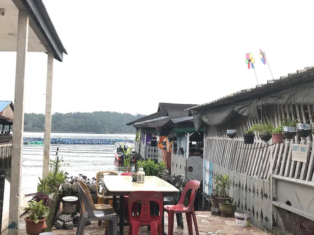 Pasir Putih Seafood Restaurant