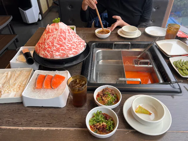 Manwah Hotpot Vincom Pham Ngoc Thach