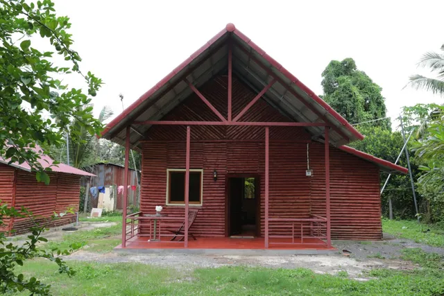 Green Orange Bungalows and Kayaks