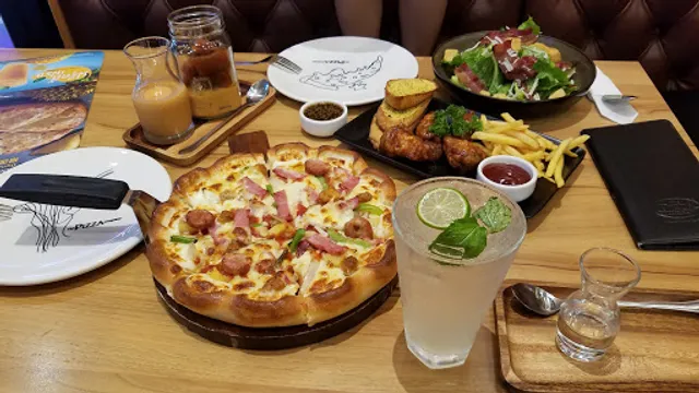 The Pizza Company, Central Phuket.