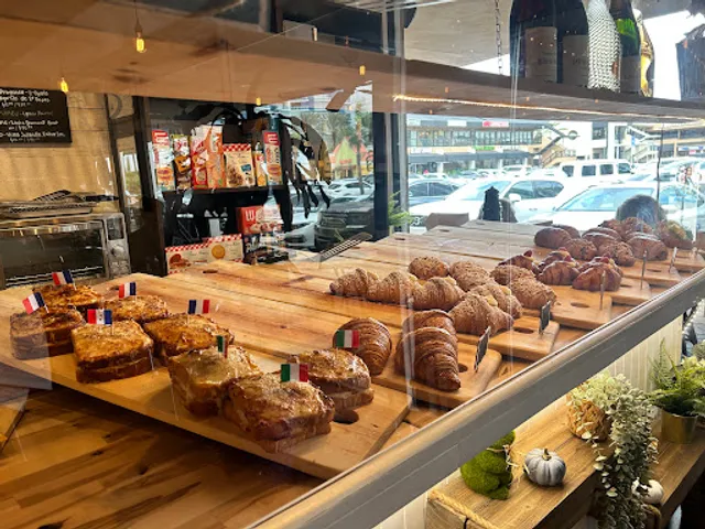 St Tropez Bistro & French Bakery