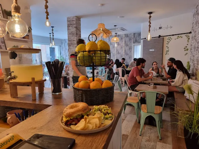 MOKAMBO Alfalfa | Brunch Sevilla